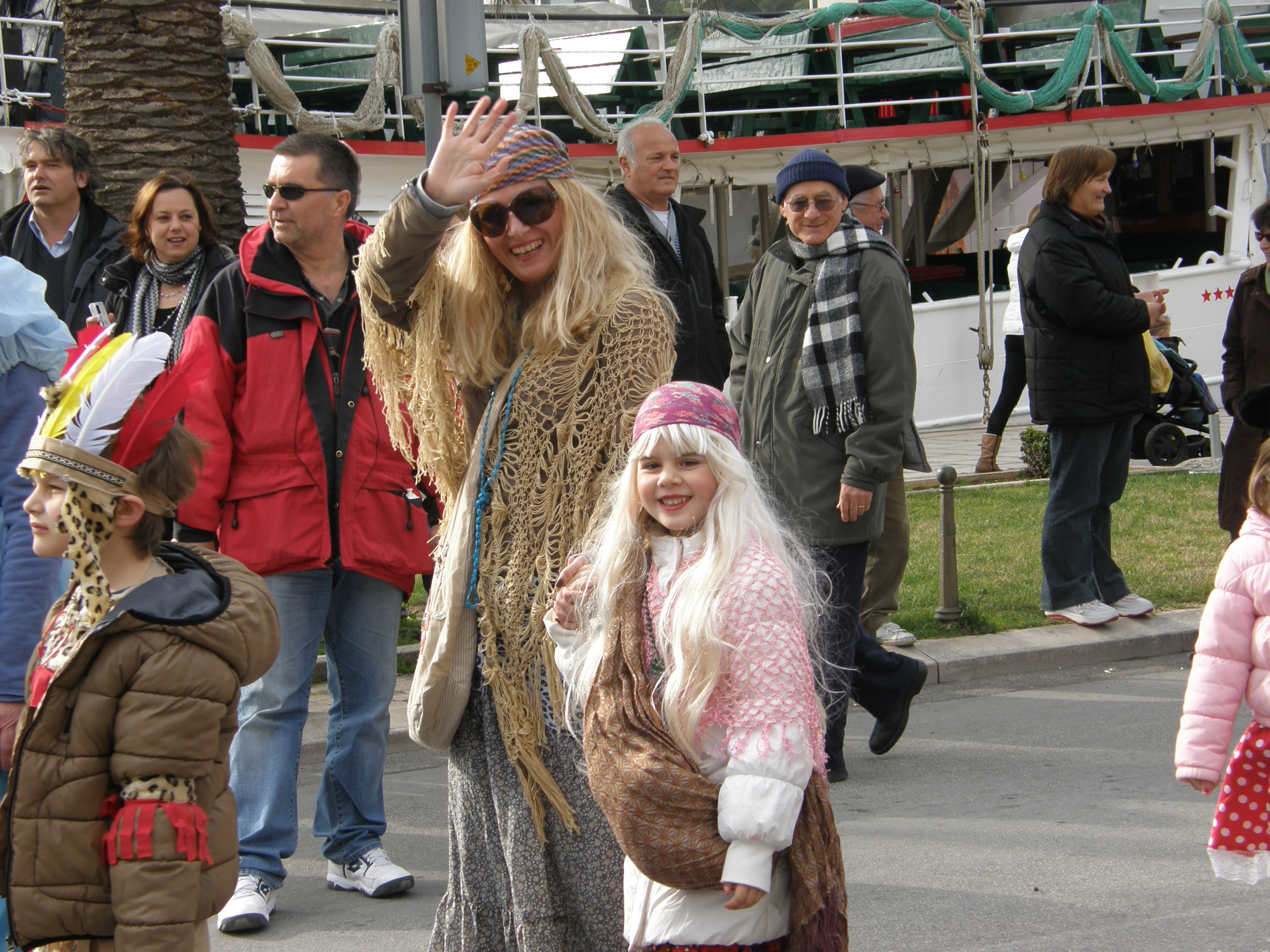 Young Mum Rafaella and Luce...